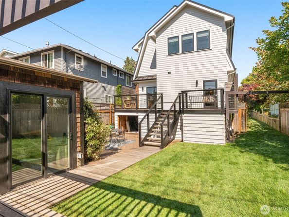 2419 7th Avenue W, Seattle WA 98119