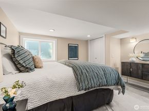 2419 7th Avenue W, Seattle WA 98119