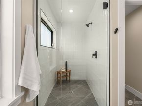 2419 7th Avenue W, Seattle WA 98119