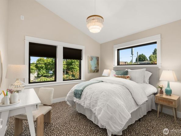 2419 7th Avenue W, Seattle WA 98119