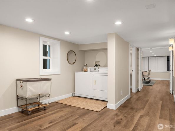 2419 7th Avenue W, Seattle WA 98119