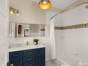 2419 7th Avenue W, Seattle WA 98119