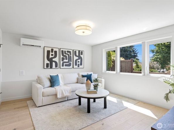 3812 31st Avenue W, Seattle WA 98199