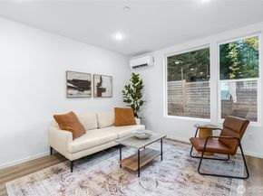 12510 35th Avenue NE A, Seattle WA 98125