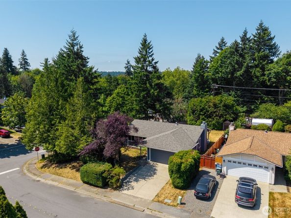 10909 156th Place NE, Redmond WA 98052