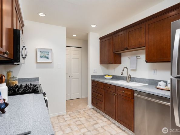 10909 156th Place NE, Redmond WA 98052
