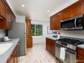 10909 156th Place NE, Redmond WA 98052