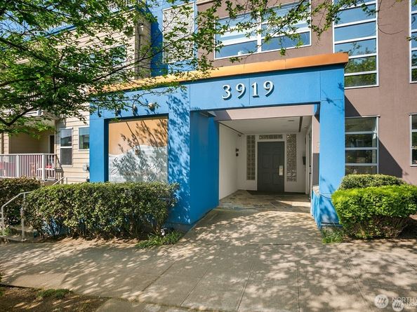 3919 Latona Avenue NE 402, Seattle WA 98105
