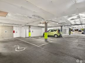 3919 Latona Avenue NE 402, Seattle WA 98105