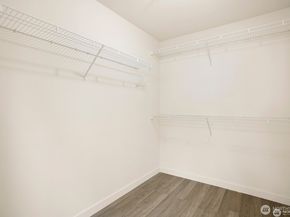 3919 Latona Avenue NE 402, Seattle WA 98105