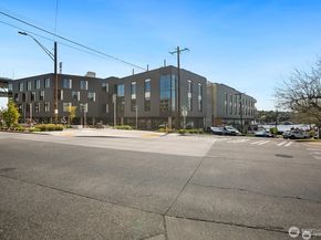 3919 Latona Avenue NE 402, Seattle WA 98105