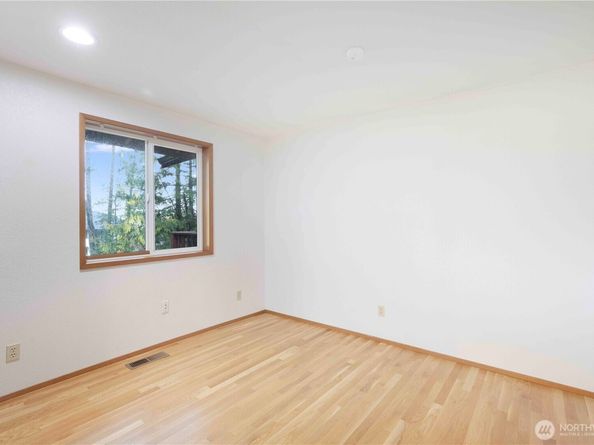 11736 Brian Lane NW, Silverdale WA 98383