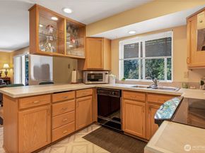 2203 Lincoln Pl. Se., Renton WA 98055