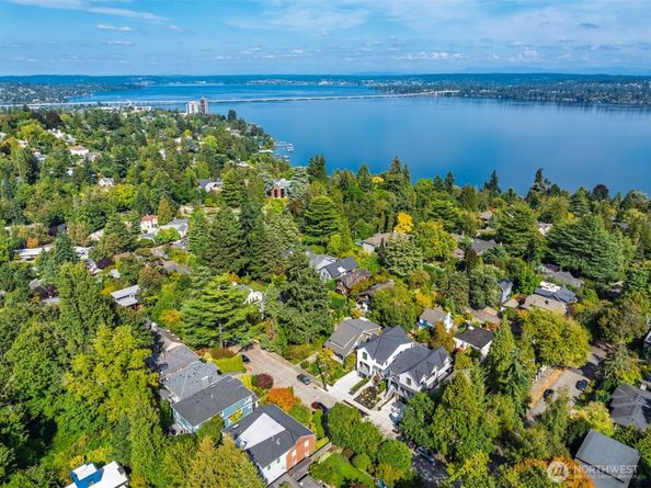 210 35th Avenue E, Seattle WA 98112