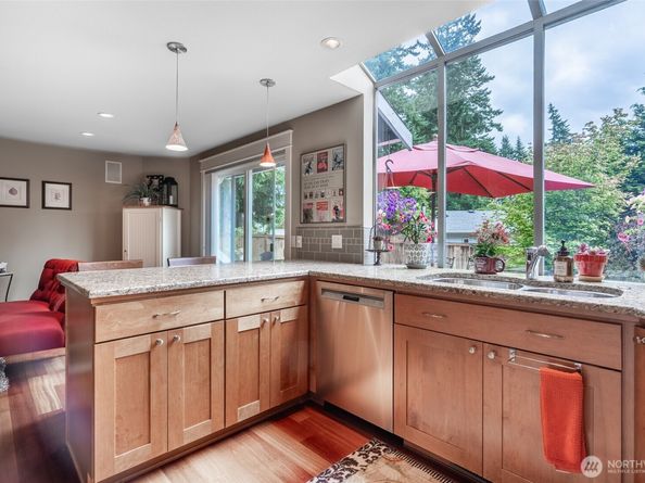 18131 60th Avenue W, Lynnwood WA 98037