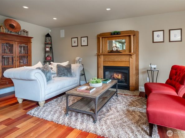 18131 60th Avenue W, Lynnwood WA 98037