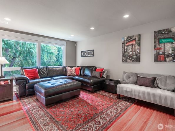18131 60th Avenue W, Lynnwood WA 98037