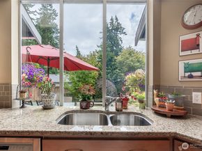 18131 60th Avenue W, Lynnwood WA 98037