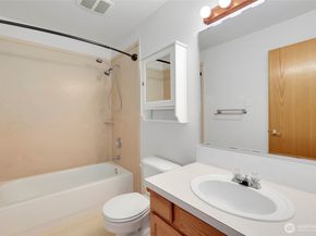 418 17th Street SE 14 D, Auburn WA 98002