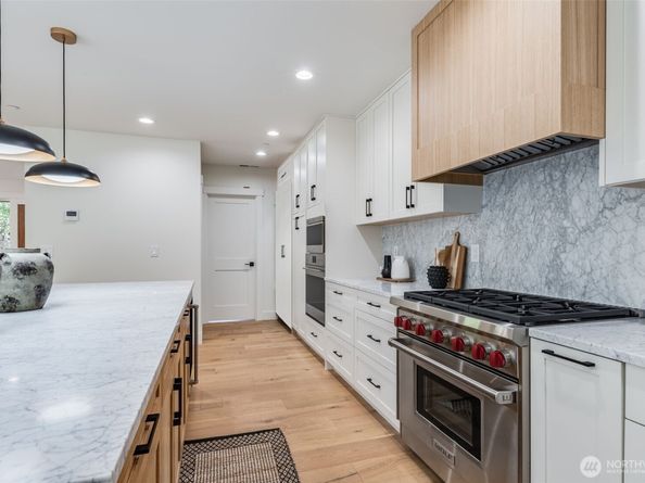 10661 Forbes Creek Drive, Kirkland WA 98033