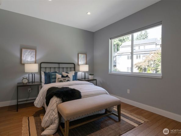 2561 NE 85th Street, Seattle WA 98115