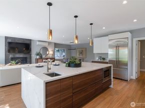 2561 NE 85th Street, Seattle WA 98115