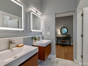 2561 NE 85th Street, Seattle WA 98115