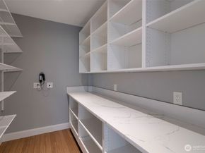 2561 NE 85th Street, Seattle WA 98115