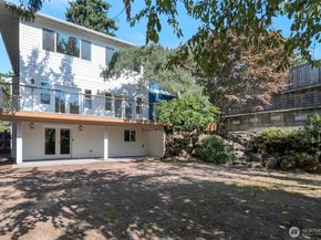 2561 NE 85th Street, Seattle WA 98115