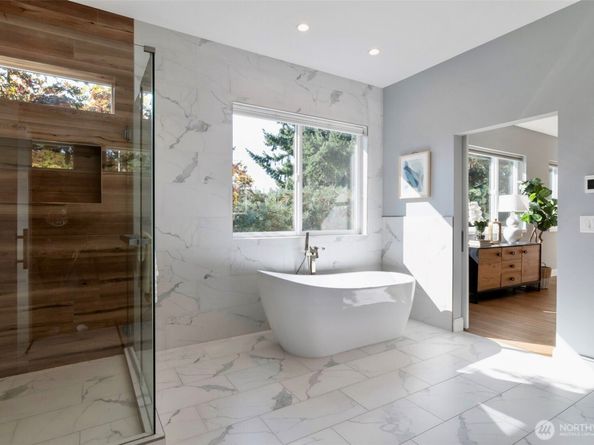 2561 NE 85th Street, Seattle WA 98115