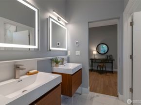 2561 NE 85th Street, Seattle WA 98115