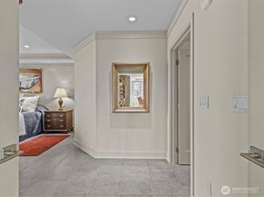 215 5th Avenue S C202, Kirkland WA 98033
