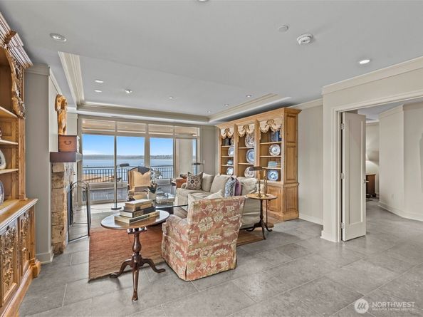 215 5th Avenue S C202, Kirkland WA 98033