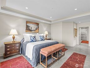215 5th Avenue S C202, Kirkland WA 98033