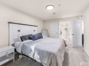 18210 73rd Avenue NE 204, Kenmore WA 98028