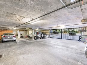 18210 73rd Avenue NE 204, Kenmore WA 98028