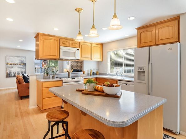 4313 NE 20th Street, Renton WA 98059