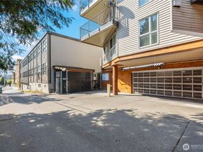 4020 Aurora Avenue N 302, Seattle WA 98103