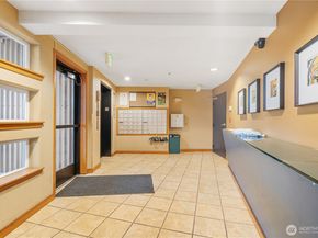 4020 Aurora Avenue N 302, Seattle WA 98103