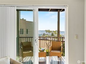 4020 Aurora Avenue N 302, Seattle WA 98103
