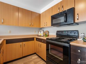 4020 Aurora Avenue N 302, Seattle WA 98103