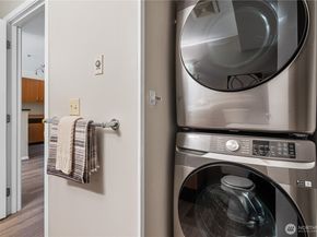 4020 Aurora Avenue N 302, Seattle WA 98103