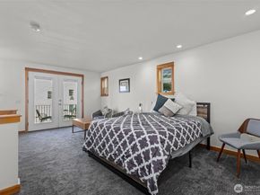 1939 10th Avenue W B, Seattle WA 98119