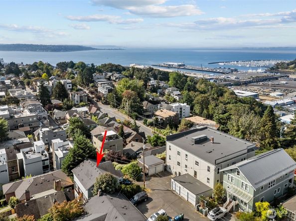 1939 10th Avenue W B, Seattle WA 98119