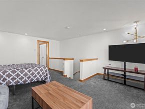 1939 10th Avenue W B, Seattle WA 98119