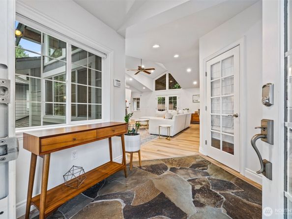575 Mt Logan Drive SW, Issaquah WA 98027