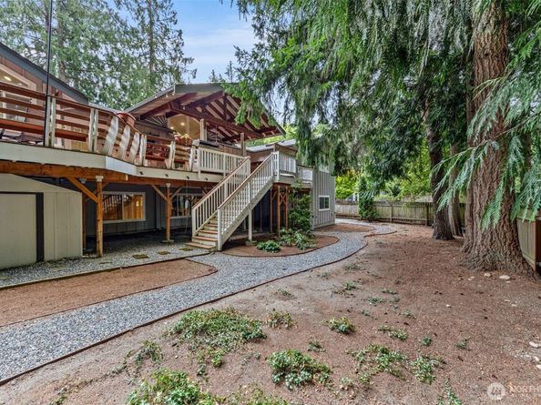 575 Mt Logan Drive SW, Issaquah WA 98027