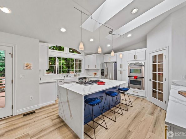 575 Mt Logan Drive SW, Issaquah WA 98027