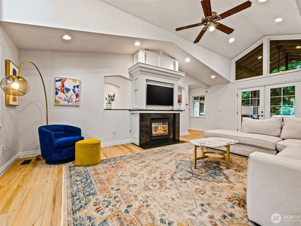 575 Mt Logan Drive SW, Issaquah WA 98027