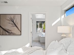 12915 NE 78th Place, Kirkland WA 98033